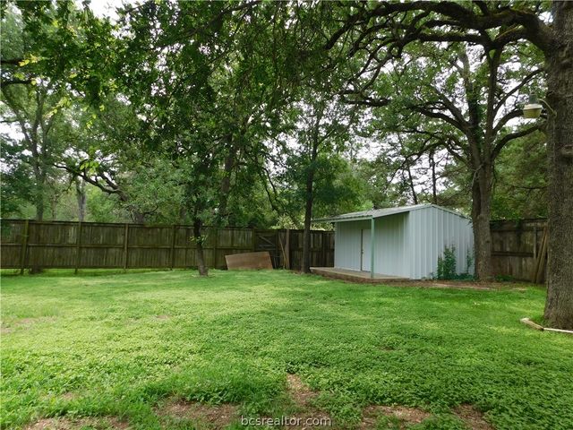 402 Higgs Drive, Bryan, TX 77807
