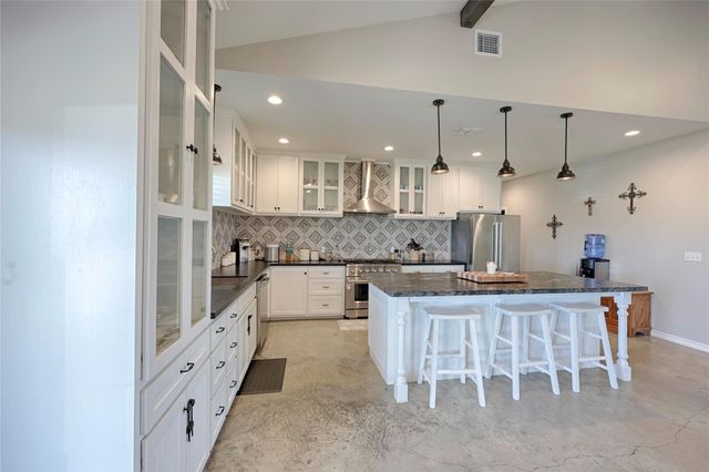 1100 Calhoun RD, Eagle Lake, TX 77434