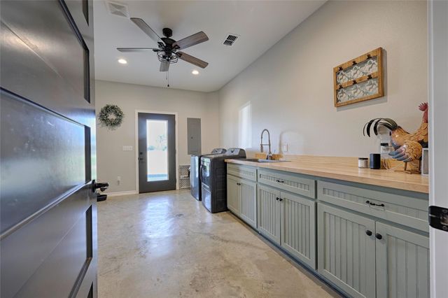 1100 Calhoun RD, Eagle Lake, TX 77434