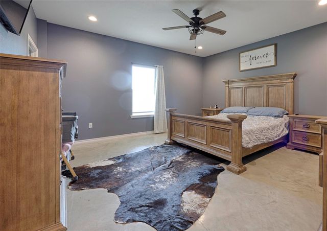 1100 Calhoun RD, Eagle Lake, TX 77434