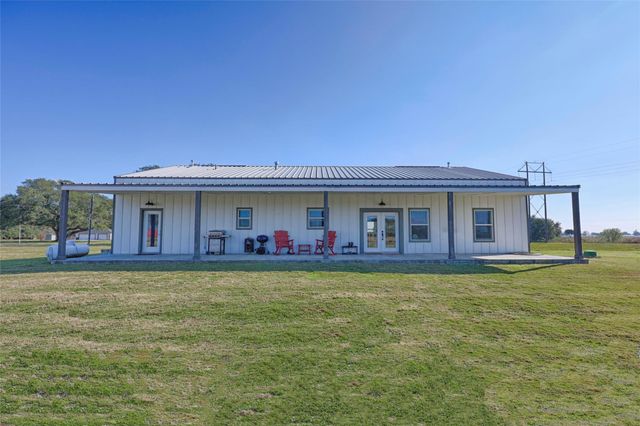 1100 Calhoun RD, Eagle Lake, TX 77434