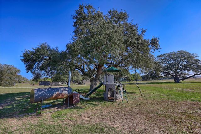 1100 Calhoun RD, Eagle Lake, TX 77434