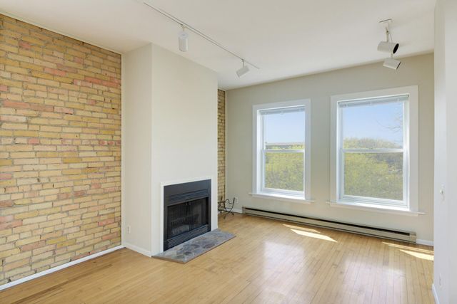 2421 Emerson Avenue S 107, Minneapolis, MN 55405
