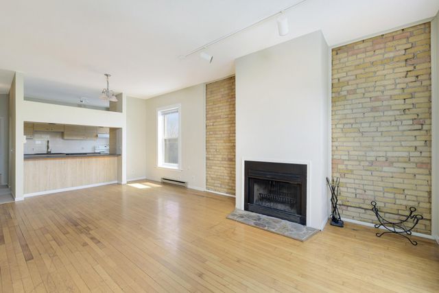 2421 Emerson Avenue S 107, Minneapolis, MN 55405