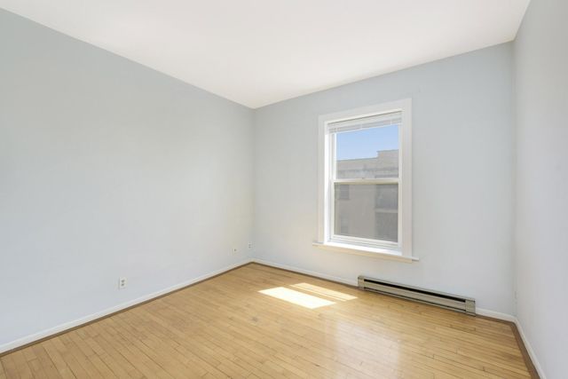 2421 Emerson Avenue S 107, Minneapolis, MN 55405