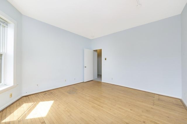2421 Emerson Avenue S 107, Minneapolis, MN 55405