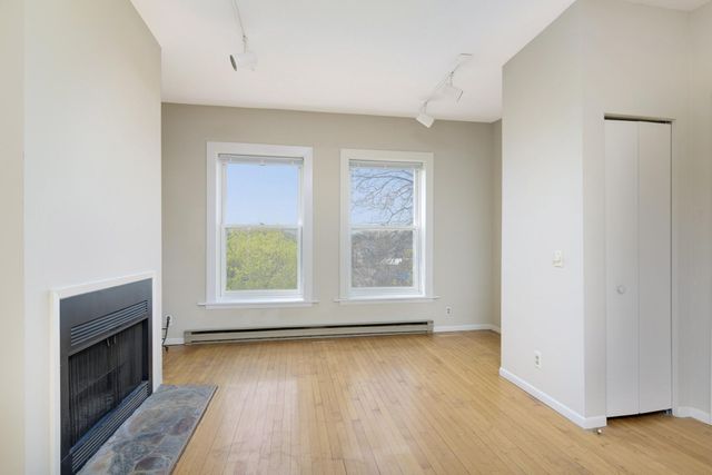2421 Emerson Avenue S 107, Minneapolis, MN 55405