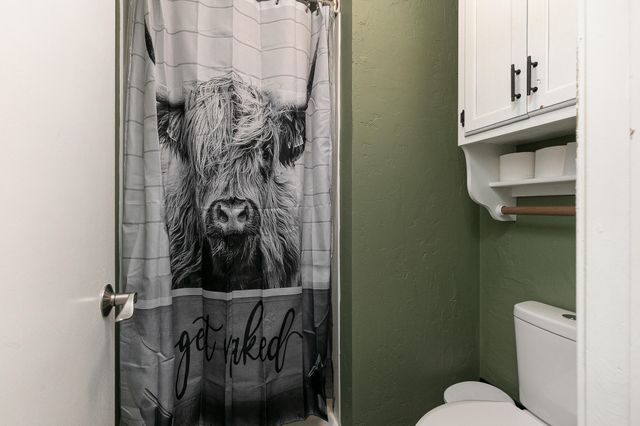 1039 E Manchester Drive, Springfield, MO 65810