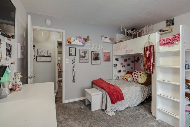 1039 E Manchester Drive, Springfield, MO 65810