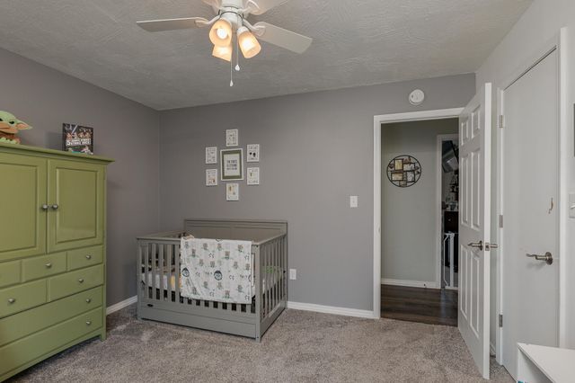 1039 E Manchester Drive, Springfield, MO 65810