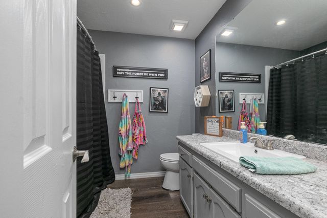 1039 E Manchester Drive, Springfield, MO 65810