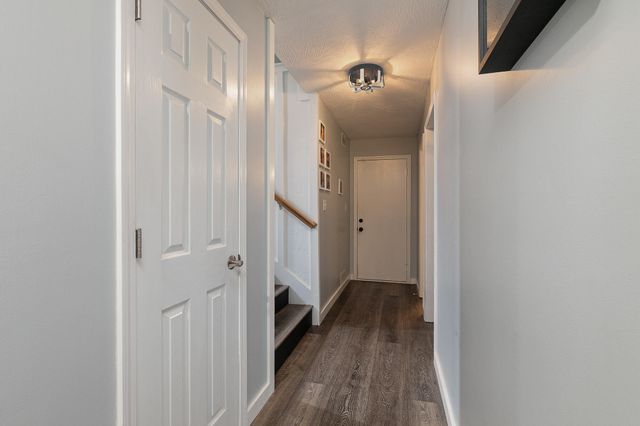 1039 E Manchester Drive, Springfield, MO 65810