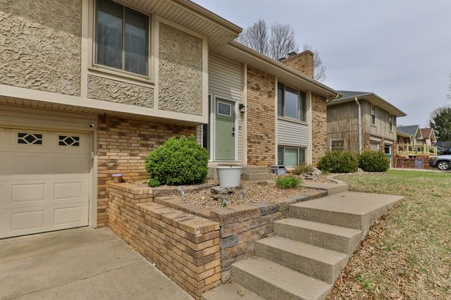 1039 E Manchester Drive, Springfield, MO 65810