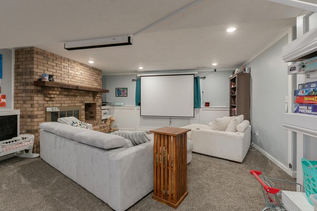 1039 E Manchester Drive, Springfield, MO 65810