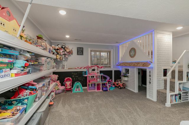 1039 E Manchester Drive, Springfield, MO 65810