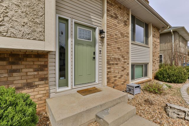 1039 E Manchester Drive, Springfield, MO 65810