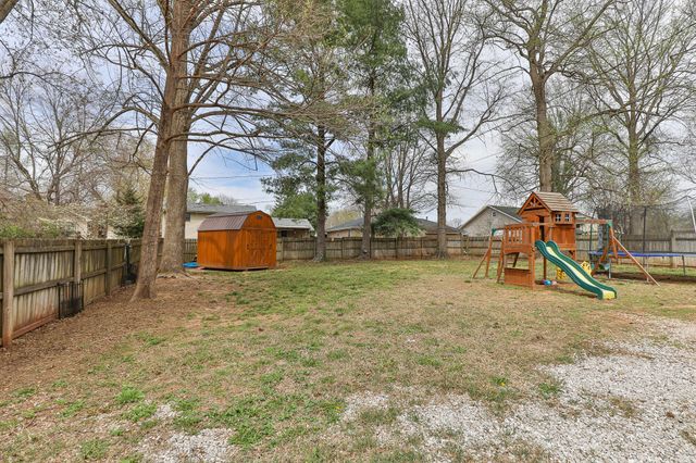 1039 E Manchester Drive, Springfield, MO 65810