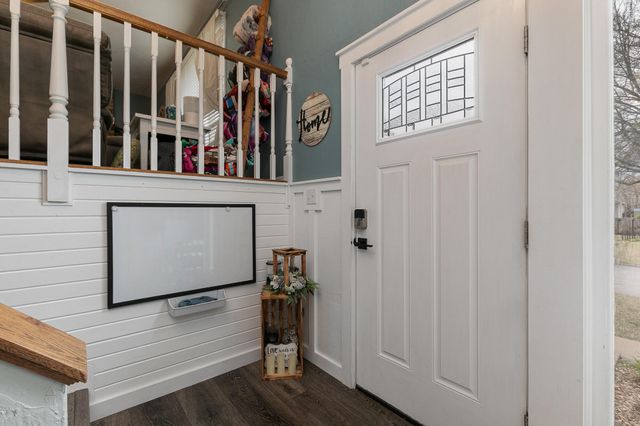 1039 E Manchester Drive, Springfield, MO 65810