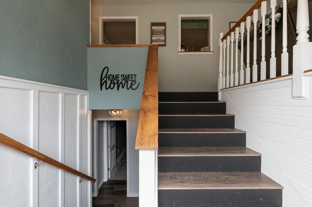 1039 E Manchester Drive, Springfield, MO 65810