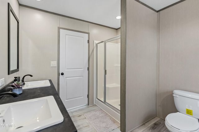 8000 Snapps Ferry Road, Chuckey, TN 37641