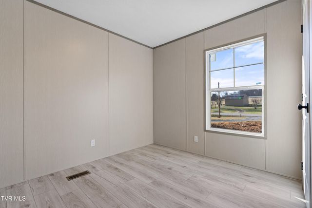 8000 Snapps Ferry Road, Chuckey, TN 37641