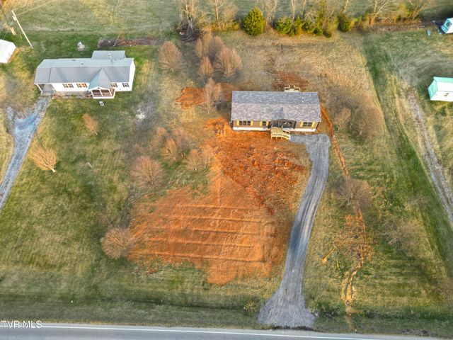 8000 Snapps Ferry Road, Chuckey, TN 37641