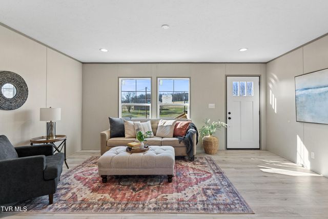 8000 Snapps Ferry Road, Chuckey, TN 37641