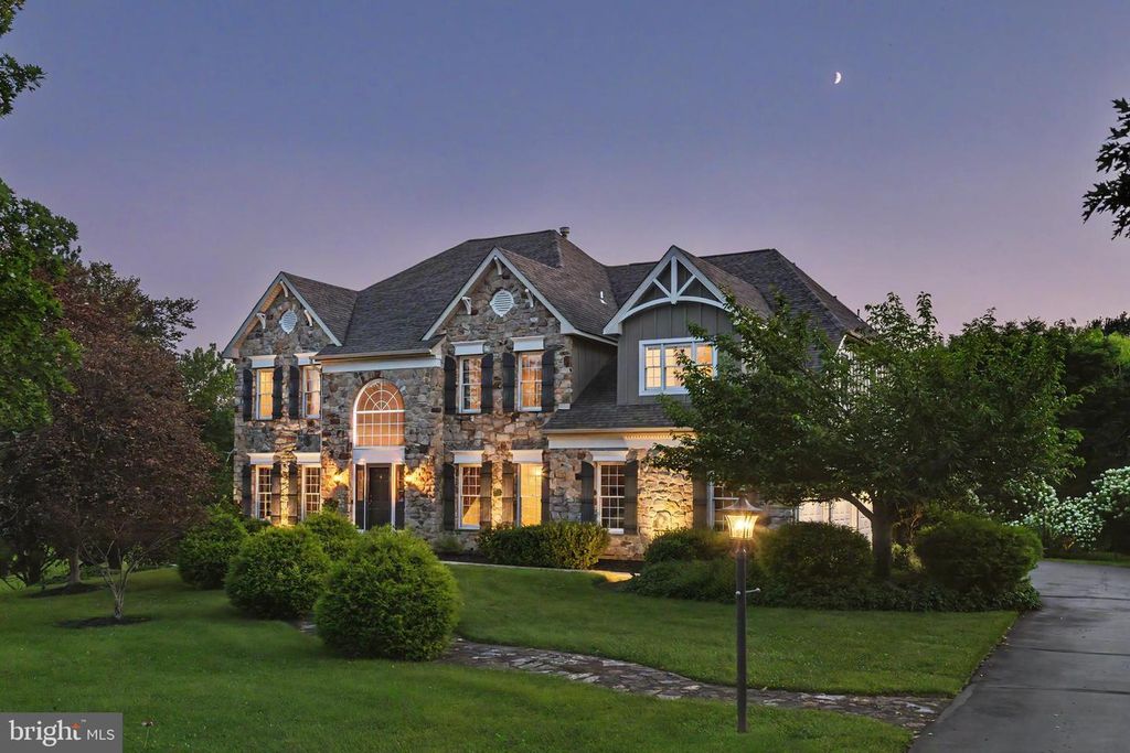 9 SUNRISE DR, DOYLESTOWN, PA 18901 — exterior