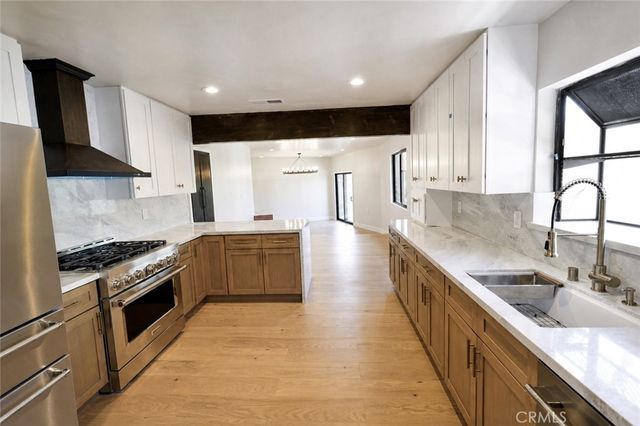 3434 Larissa, Los Angeles, CA 90026