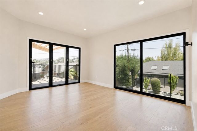 3434 Larissa, Los Angeles, CA 90026