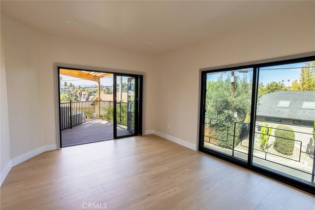 3434 Larissa, Los Angeles, CA 90026