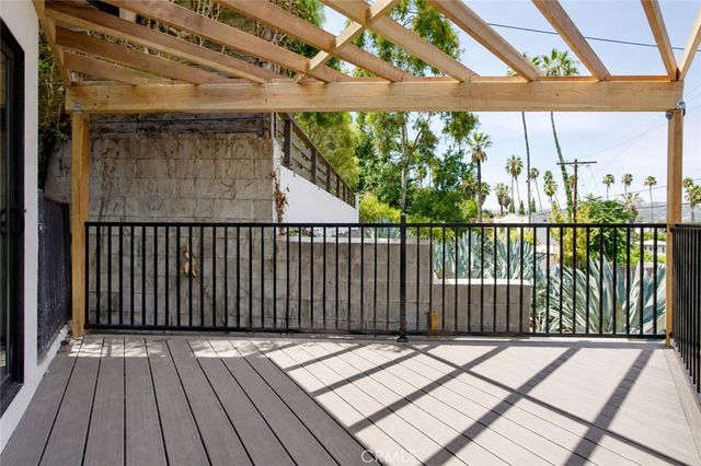 3434 Larissa, Los Angeles, CA 90026