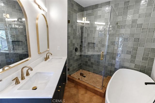 3434 Larissa, Los Angeles, CA 90026