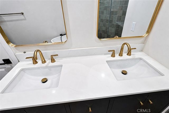 3434 Larissa, Los Angeles, CA 90026