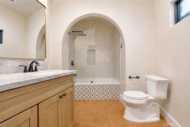 3434 Larissa, Los Angeles, CA 90026