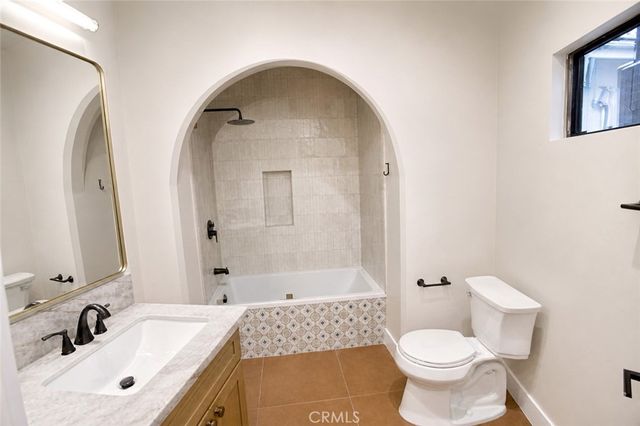 3434 Larissa, Los Angeles, CA 90026