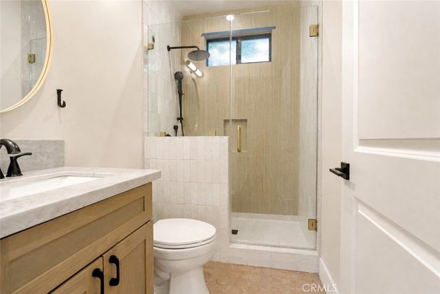3434 Larissa, Los Angeles, CA 90026