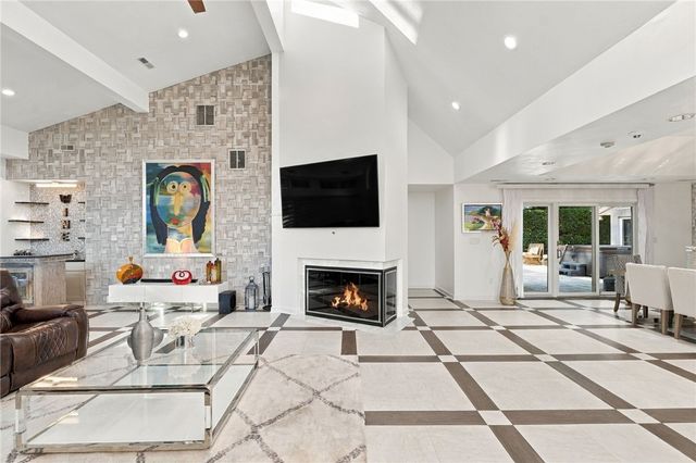 2 Elden Court, Lincoln, RI 02865