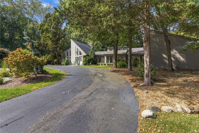 2 Elden Court, Lincoln, RI 02865