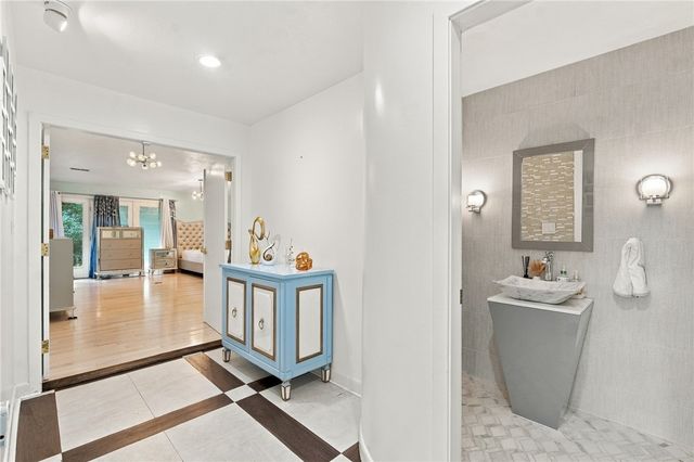 2 Elden Court, Lincoln, RI 02865