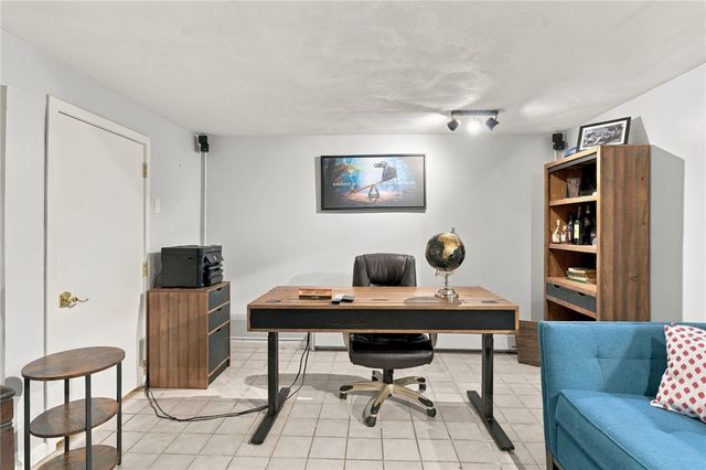 2 Elden Court, Lincoln, RI 02865