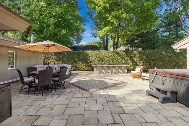 2 Elden Court, Lincoln, RI 02865