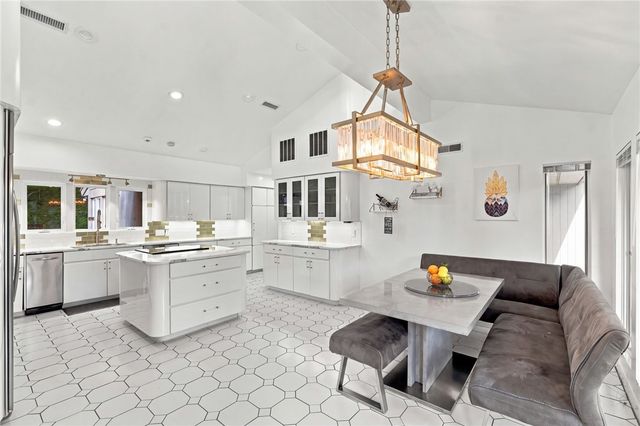 2 Elden Court, Lincoln, RI 02865