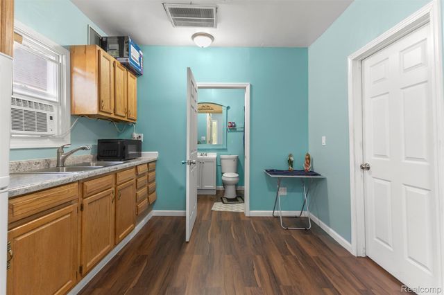 3726 Bushey Street, Detroit, MI 48210