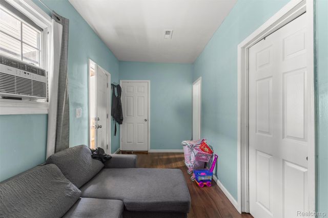 3726 Bushey Street, Detroit, MI 48210