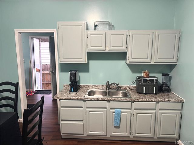 3726 Bushey Street, Detroit, MI 48210