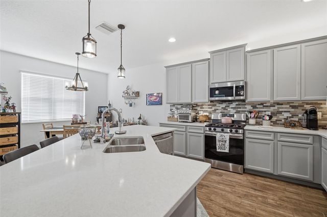 7431 SUNGOLD MEADOW COURT, Apollo Beach, FL 33572