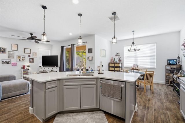 7431 SUNGOLD MEADOW COURT, Apollo Beach, FL 33572