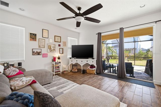 7431 SUNGOLD MEADOW COURT, Apollo Beach, FL 33572