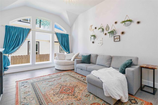 517 Mallow RD, Leander, TX 78641